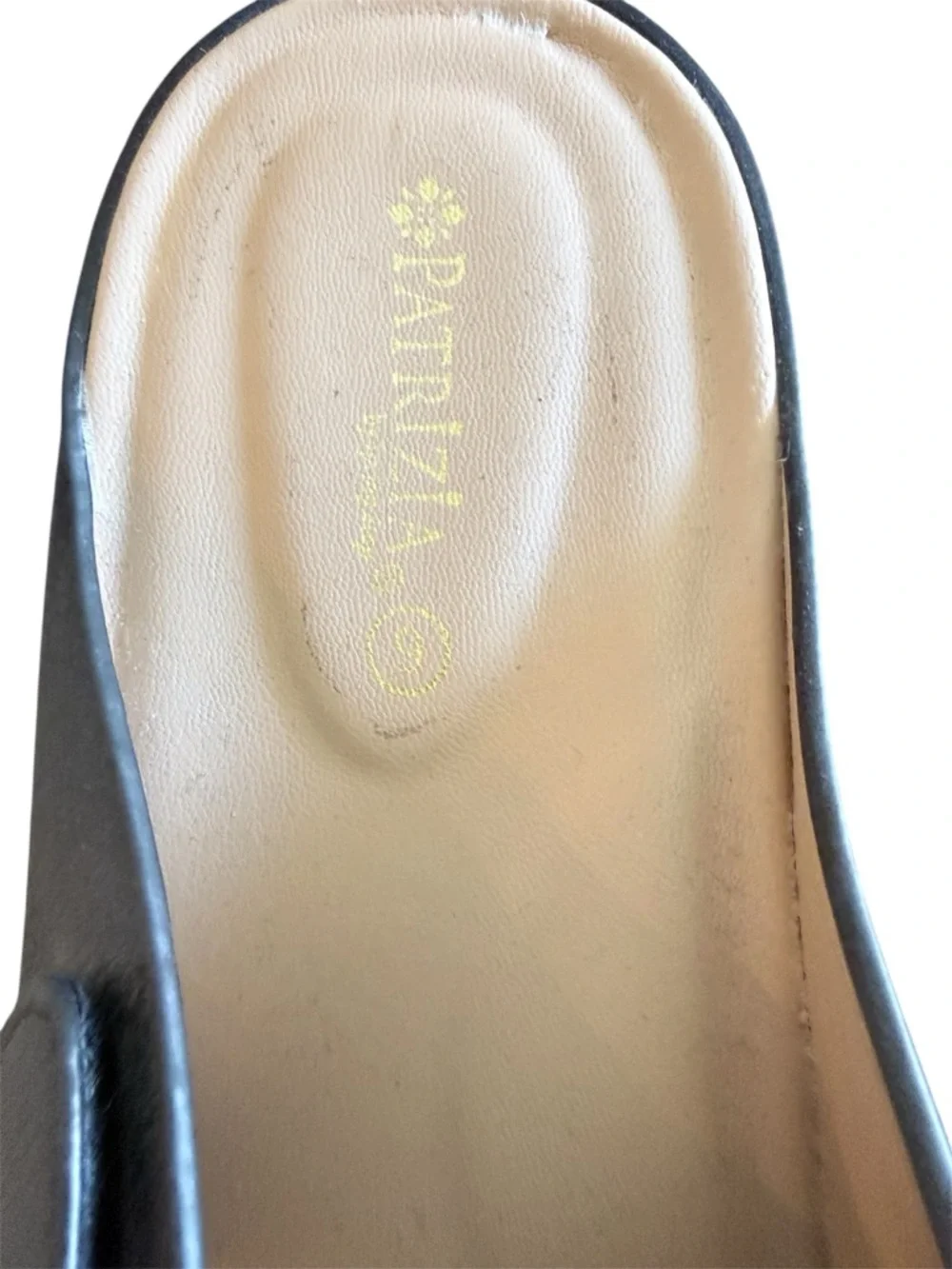 Patrizia Rutha women’s 9 slip on black sandals with a cross-cross design